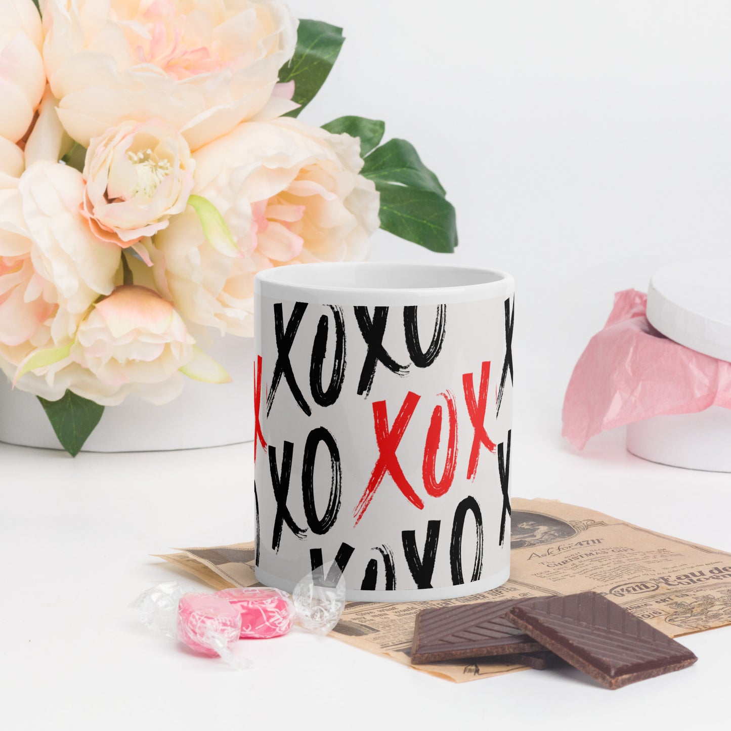 XOXO White glossy mug