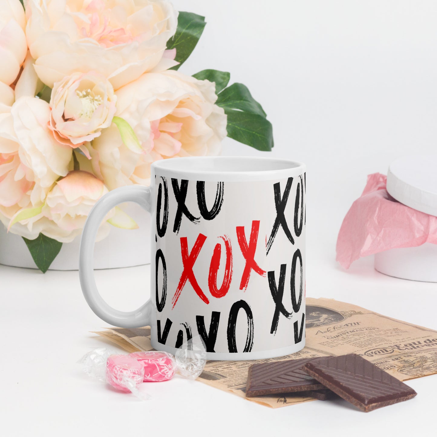 XOXO White glossy mug