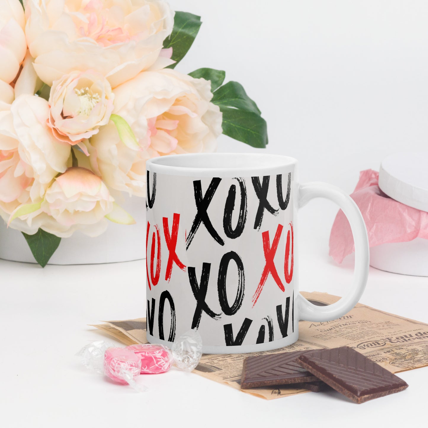 XOXO White glossy mug