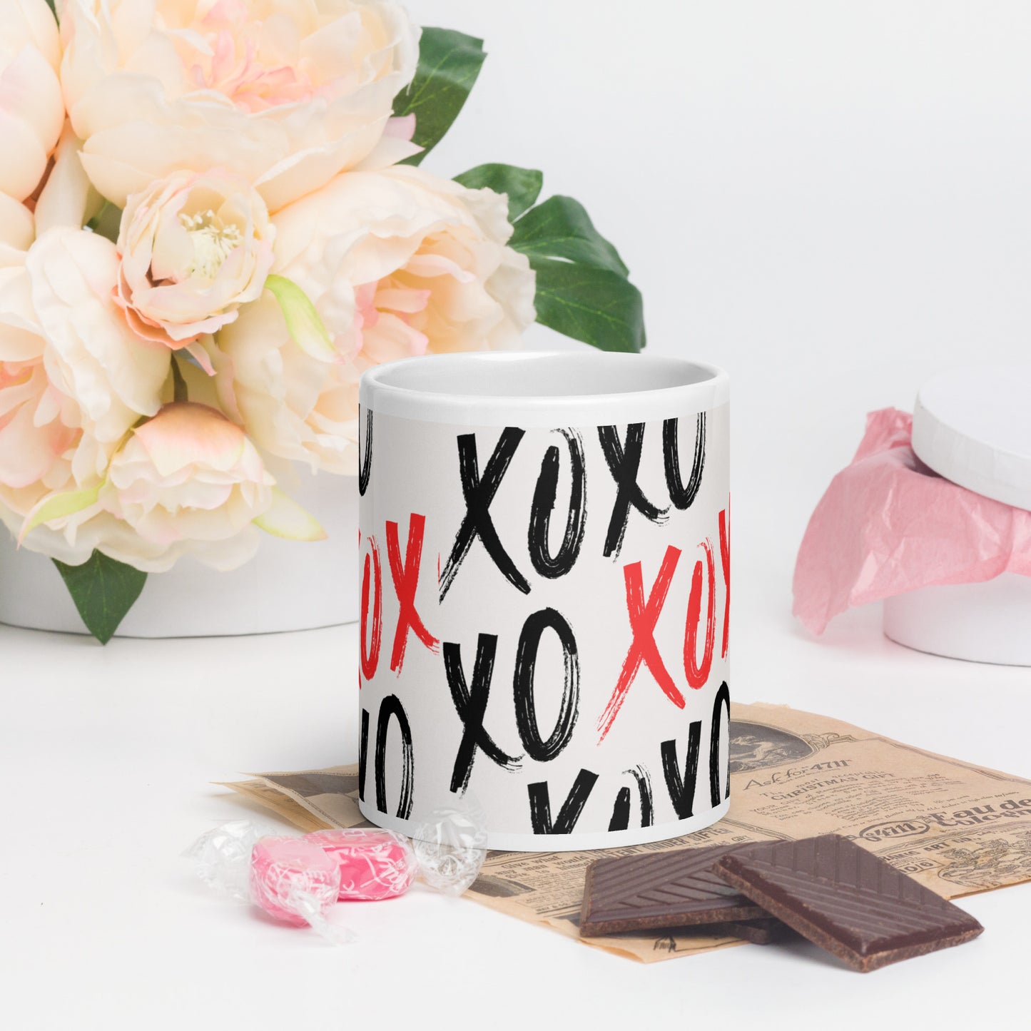 XOXO White glossy mug